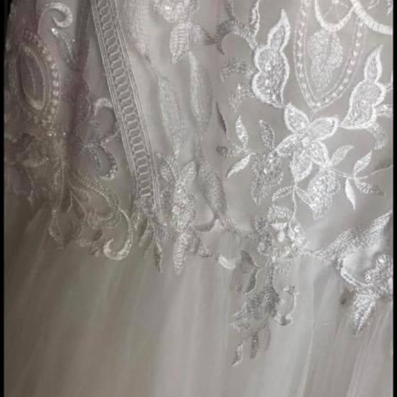 Never worn or altered. - Picture 3 of 5